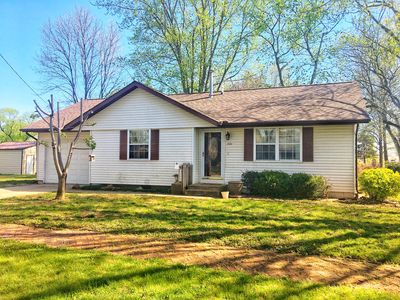 201 E Dewitt St, Pana, IL, 62557
