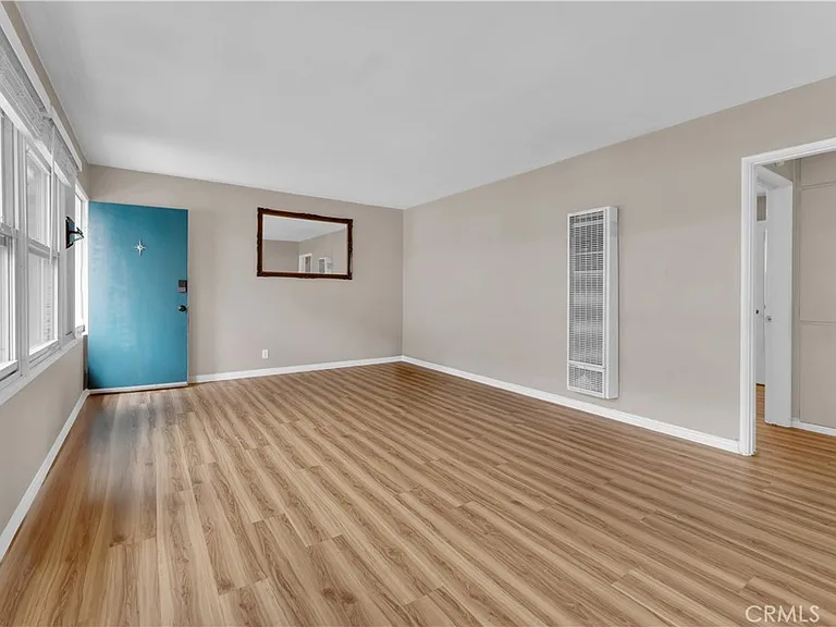 1250 E 1st St #7 — Photo 8