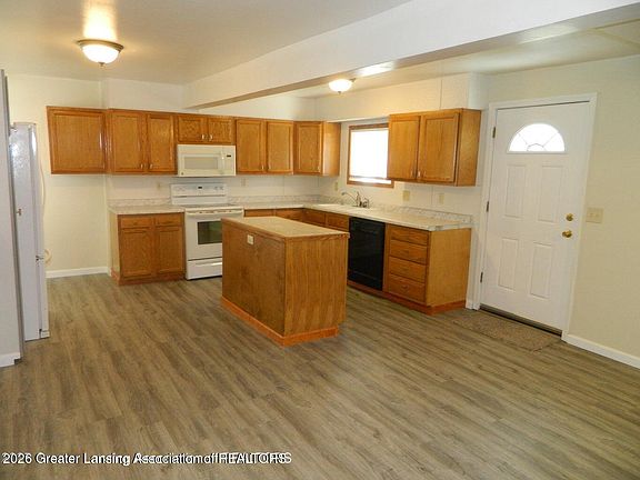 3rd image of 2936 Jolly Rd