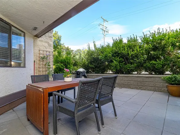 1745 Leighton Rd #102, Victoria, BC V8R 6R6
