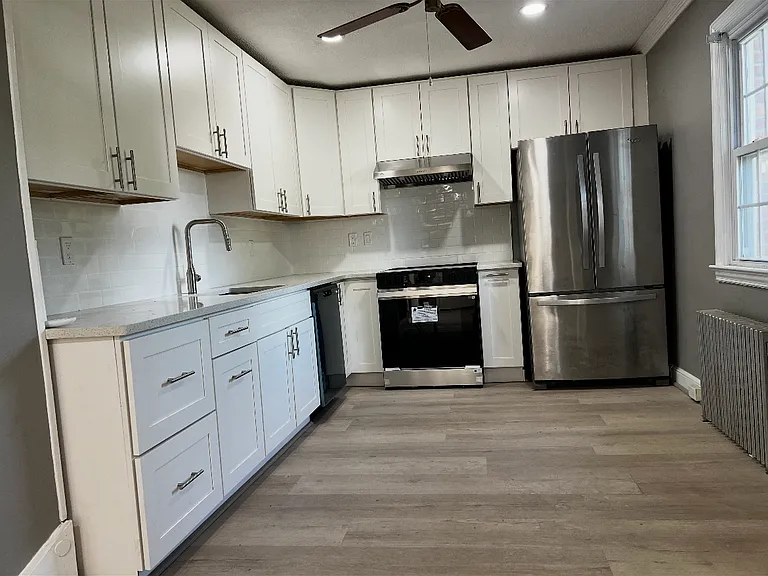 505 Saint Marks St #2 — Photo 2