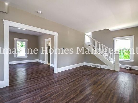 4th image of 1325 Nelson St