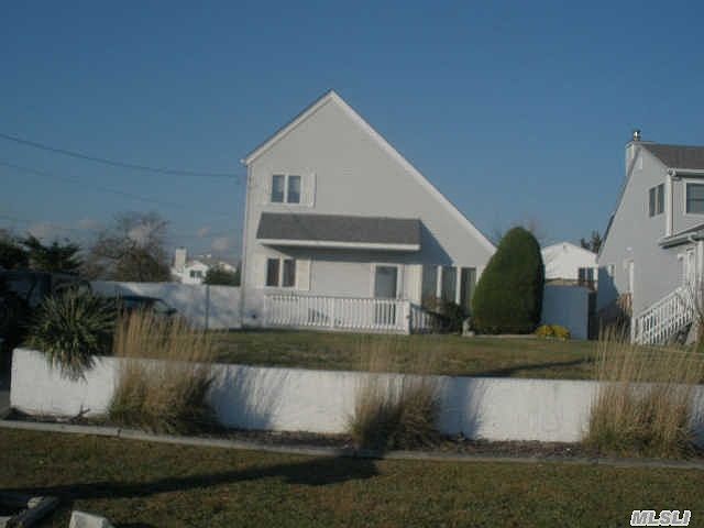 1st image of 7 Peters Dr
