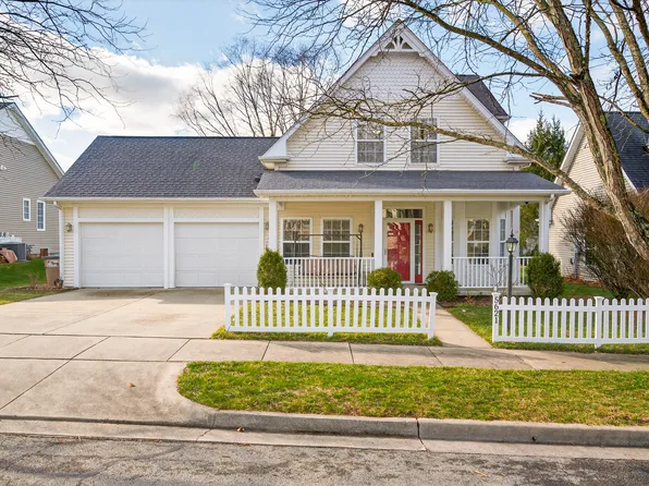 5621 Black Oak Dr, Columbus, IN 47201