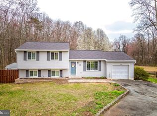 9300 Willow Pond Ln, Burke, VA 22015