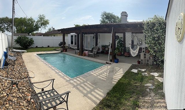 1st image of 3914 Gulfton Dr
