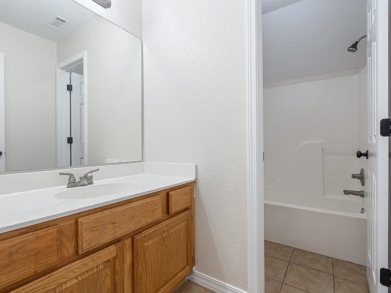 2431 Bowman Dr — Photo 10