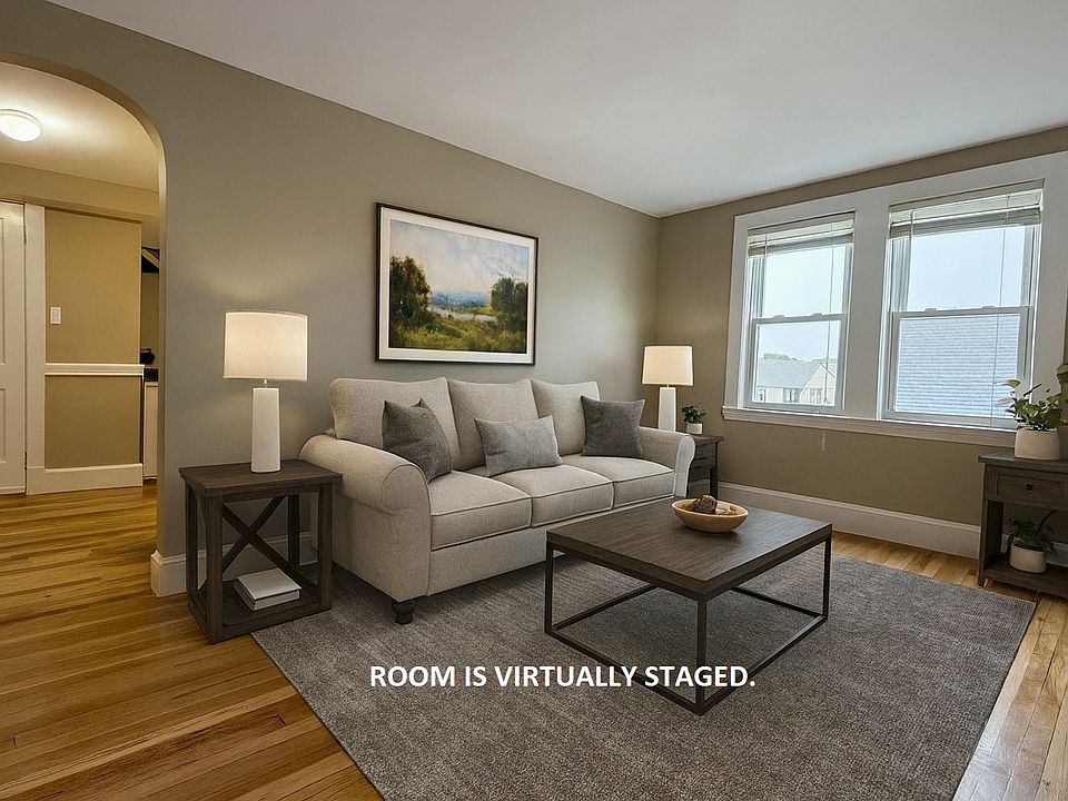 1st image of 11 Beacon St Floor 3