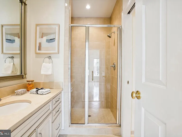 7022 Little Leaf Linden Ln — Photo 37