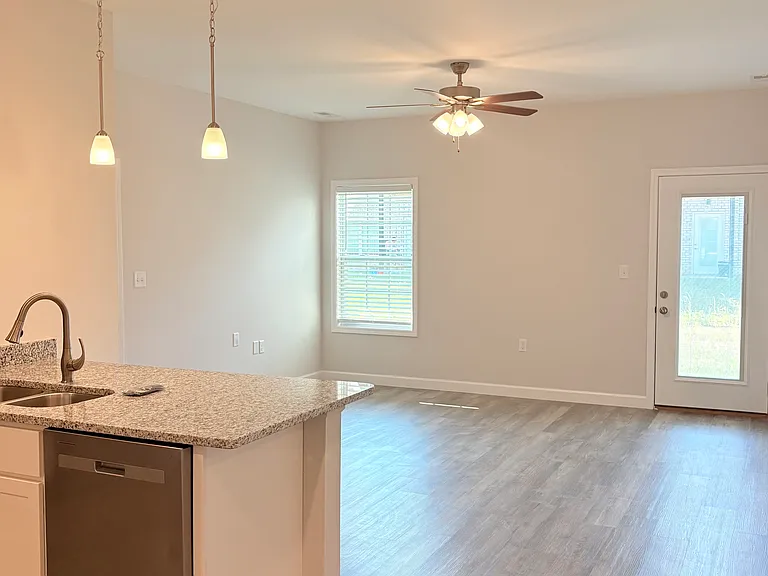 332 Hillview Mills Blvd — Photo 6