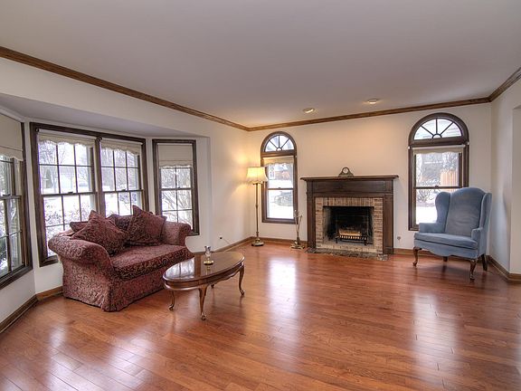 2nd image of 315 Woodside Dr