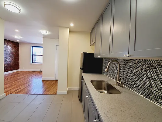 Rented by Compass | media 10