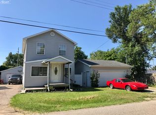 2048 E Williamson St, Burton, MI 48529