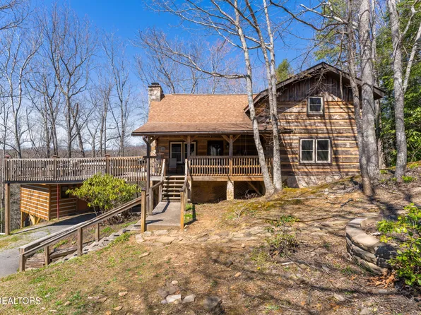 409 Matterhorn Dr, Gatlinburg, TN 37738