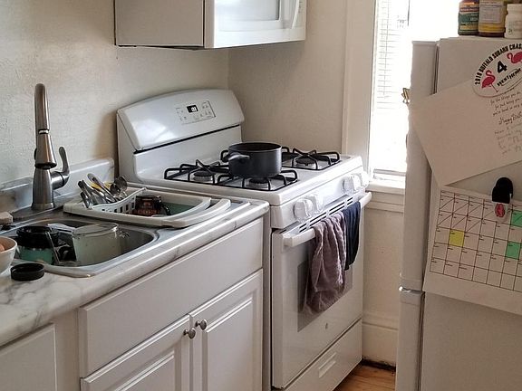 2nd image of 1715 Lagoon Ave #4