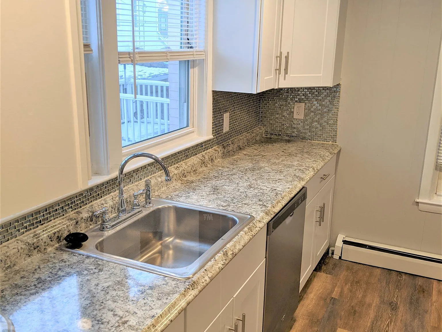 3 bed, 9999 sqft, $3,690 — Photo 3