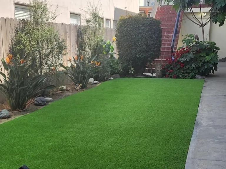 1712 E 1st St #12 — Photo 4