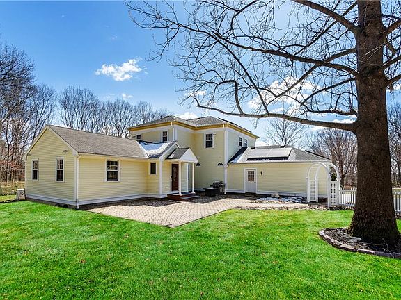 3rd image of 73 Nottingham Dr