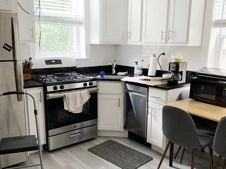 646 W Roscoe St #2N — Photo 1