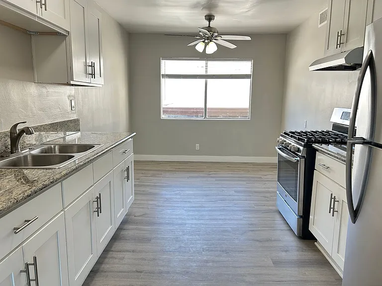 The Riviera Apartments — Photo 12