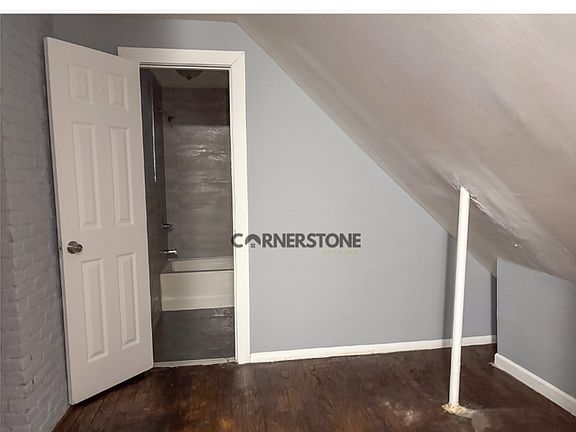 3rd image of 170 Greenwood Ave Floor 2