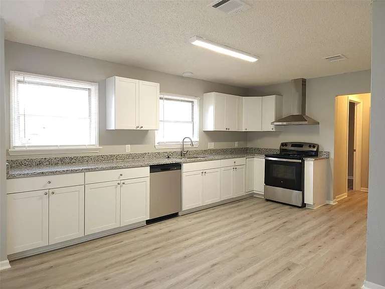 6301 Anderson St — Photo 6