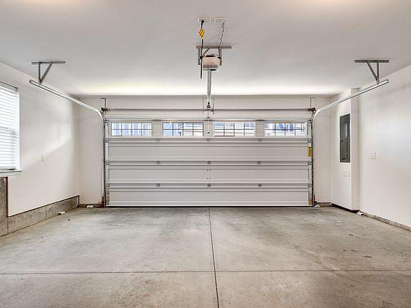 3rd image of 733 Chard Ln
