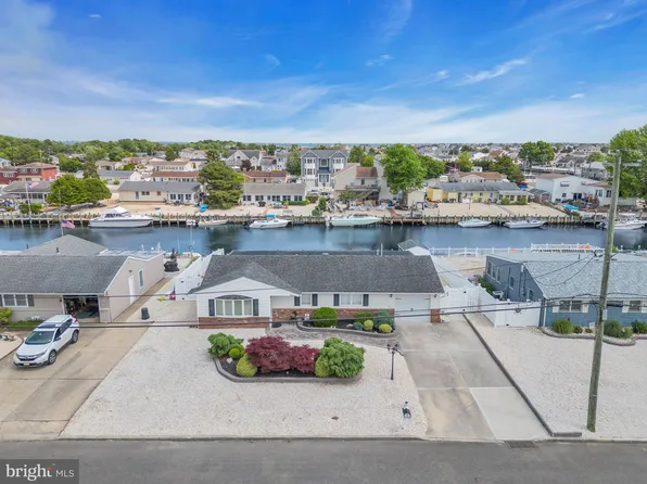 118 Whippany Rd, Barnegat, NJ 08005