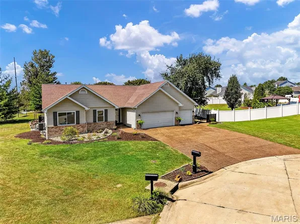 1509 Langrove Dr, Dardenne Prairie, MO 63368