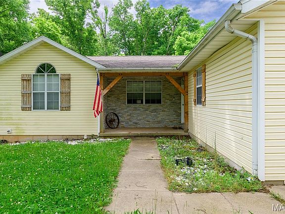 3rd image of 15810 Talon Ln
