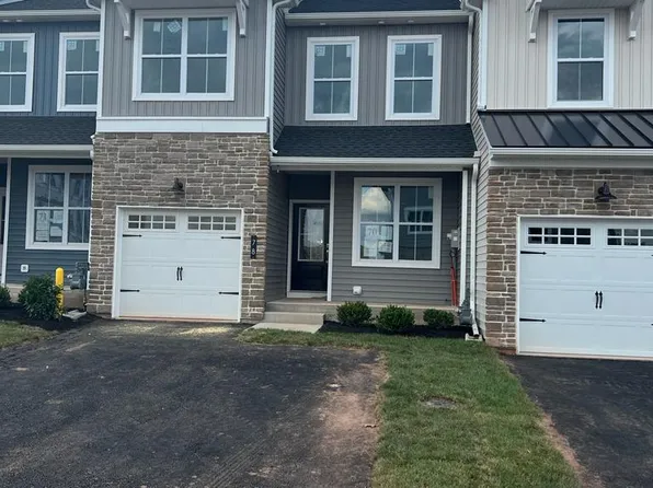 78 Ironwood Dr, Royersford, PA 19468