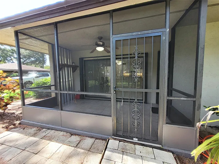 7523 Greenlake Way #C — Photo 27