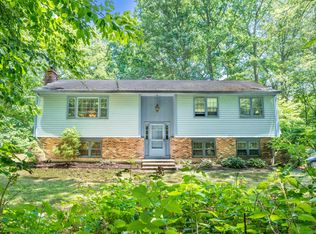 1 Ferro Ct, East Lyme, CT 06333