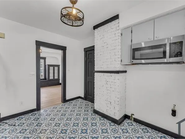 246 E 156th St #1, Cleveland, OH 44110