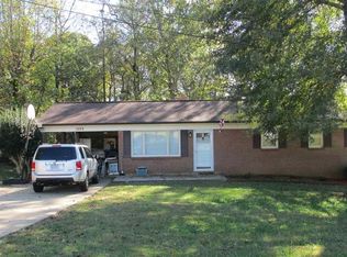 2424 32nd Ave NE, Hickory, NC 28601