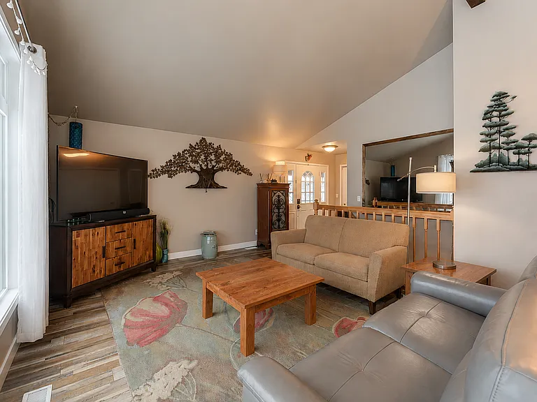 Living room. Includes Roku with the TV for streaming.