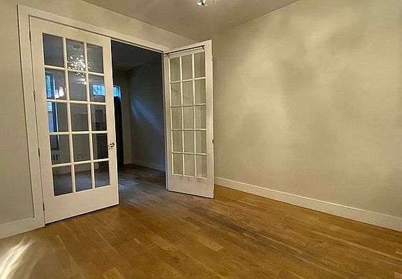 3rd image of 338 Melrose St #1B