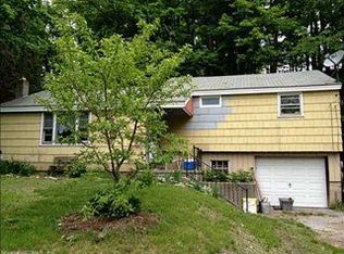 39 Reservoir Rd, New Hartford, CT 06057