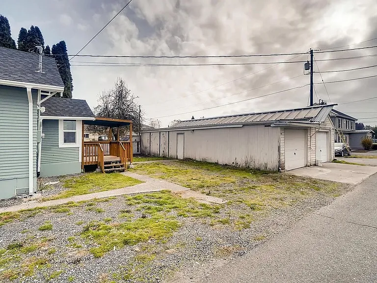 1404 9th St — Photo 23