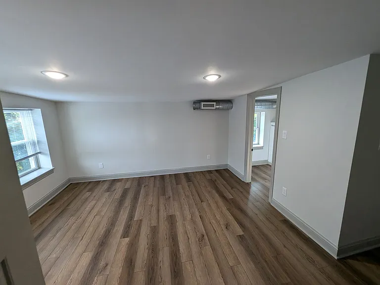 3611 Newton Ave — Photo 13