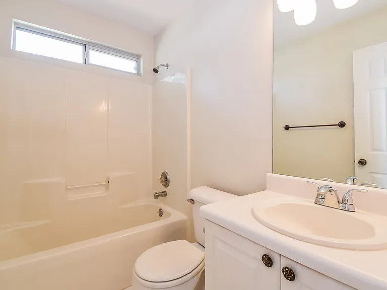 10 Elmwood Dr — Photo 15