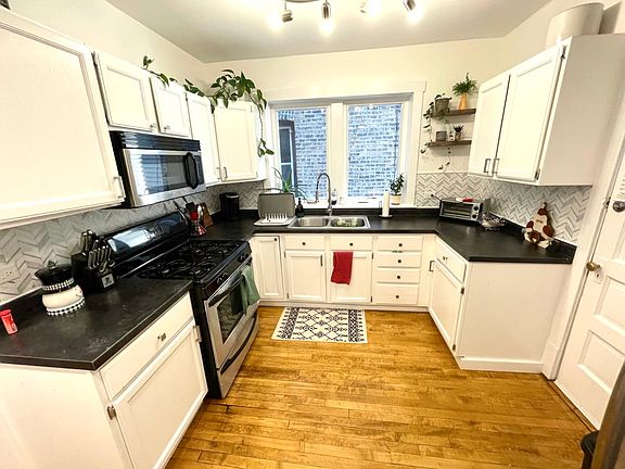 5th image of 3431 N Lowell Ave #A