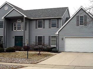 2302 Scottsdale Dr, Urbana, IL