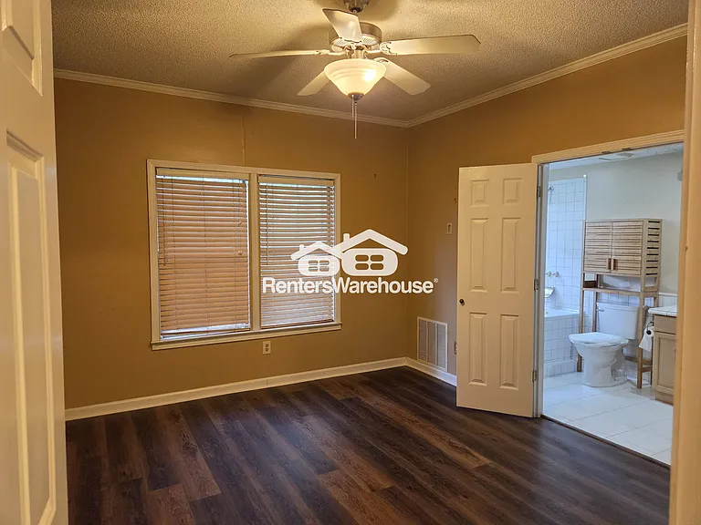 203 Ivy Green Ln — Photo 11