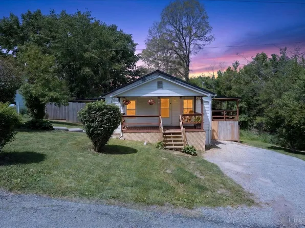 53 3rd St, Peebles, OH 45660