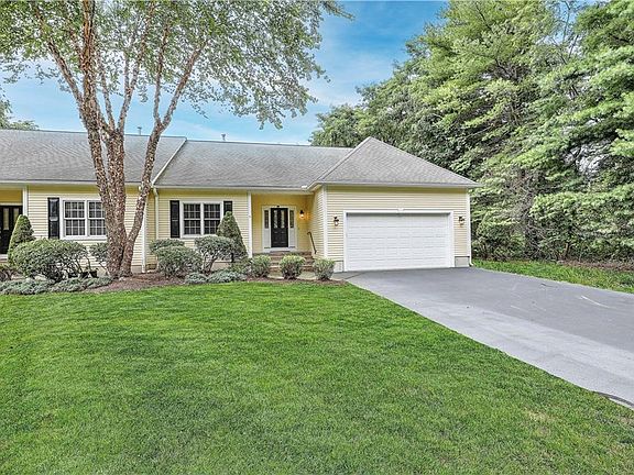 2nd image of 5 Crickett Cir #5