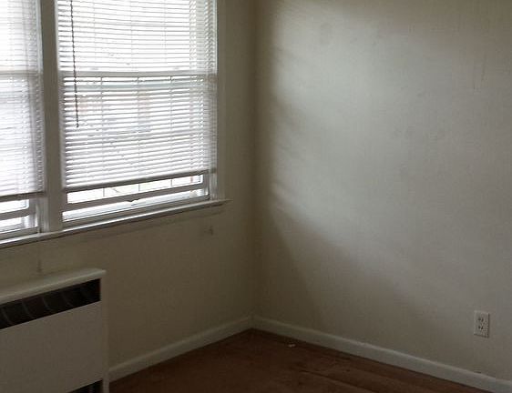 4th image of 100 W Grattan St