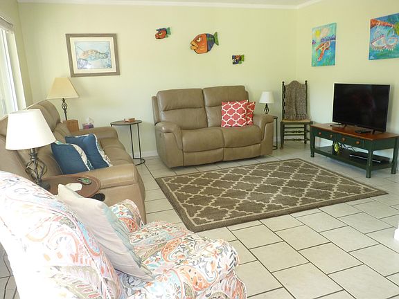 5th image of 8718 Bay Ct