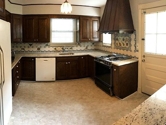 5th image of 912 26th Pl S