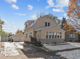 1027 W Commercial St, Appleton, WI 54914